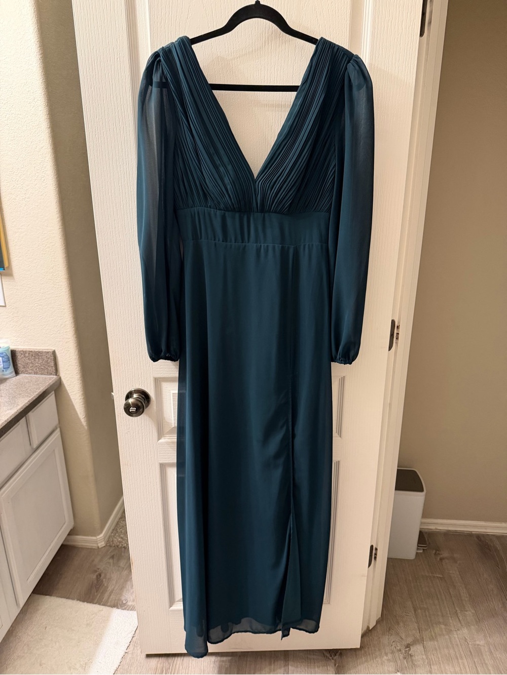 Lulu's Deep Teal V-Neck Pleated Maxi Dress